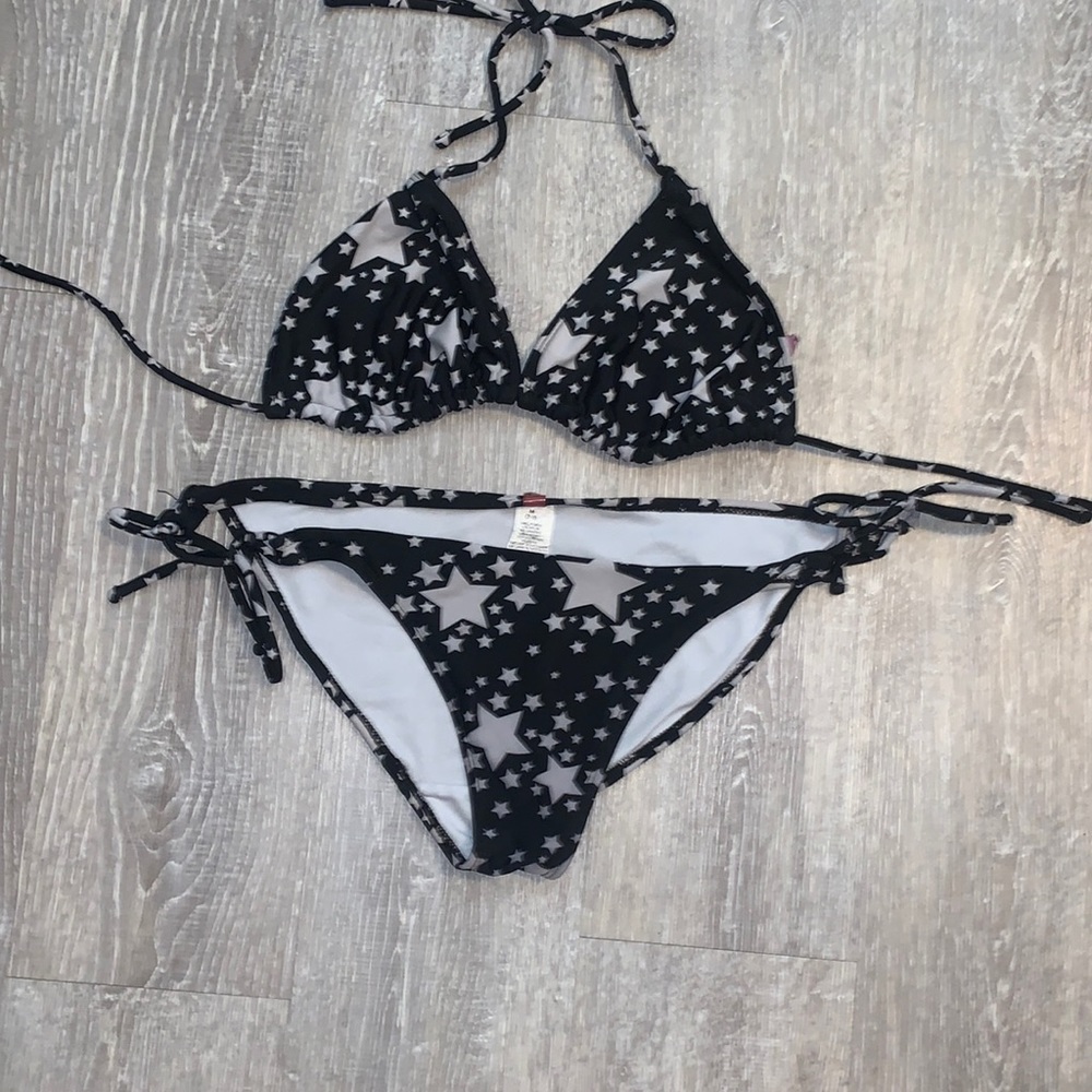 MARKDOWN!!! Wooohoooo. String bikini ****